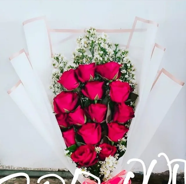 Buket bunga mawar buatan Arumsari Florist Madiun