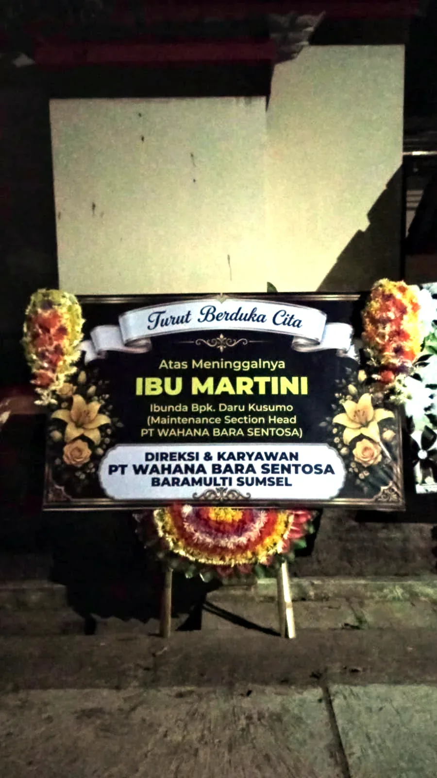 Papan duka cita buatan Arumsari Florist Madiun
