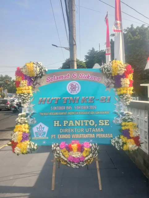 Karangan bunga papan ucapan buatan Arumsari Florist Madiun